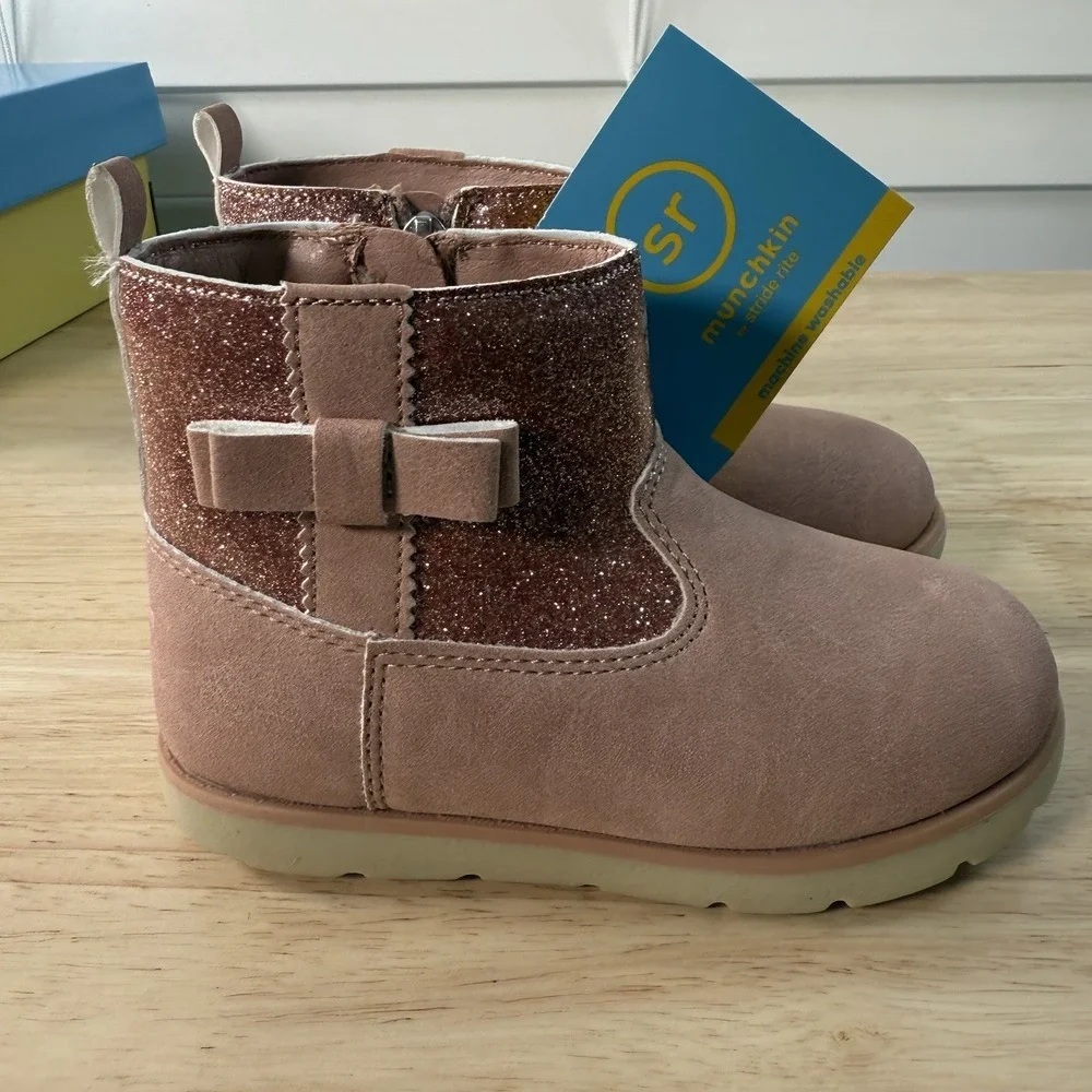 Munchkin by Stride Rite Little Girl's Size 9M Avalon Pink Glitter Side-Zip Boots